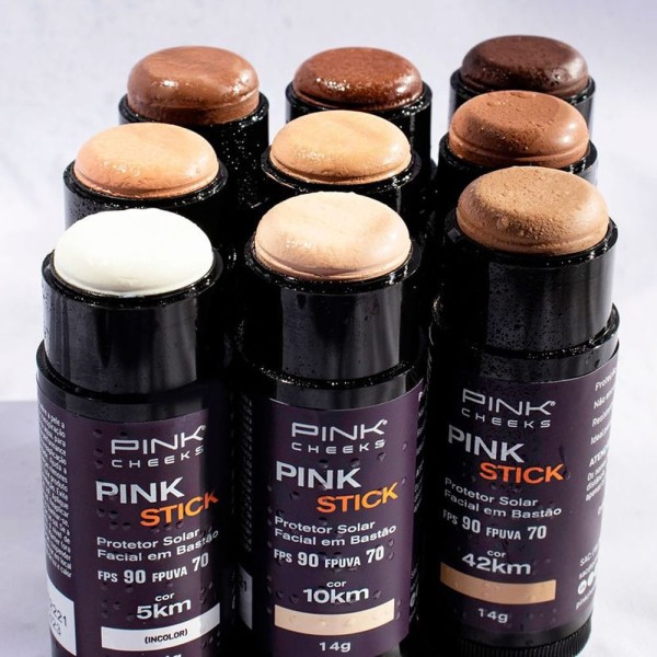 Encontraproduto.com.br - Protetor Solar Facial com Cor Pink Cheeks Pink Stick FPS 90 FPUVA 70 42Km Rio 14 g
