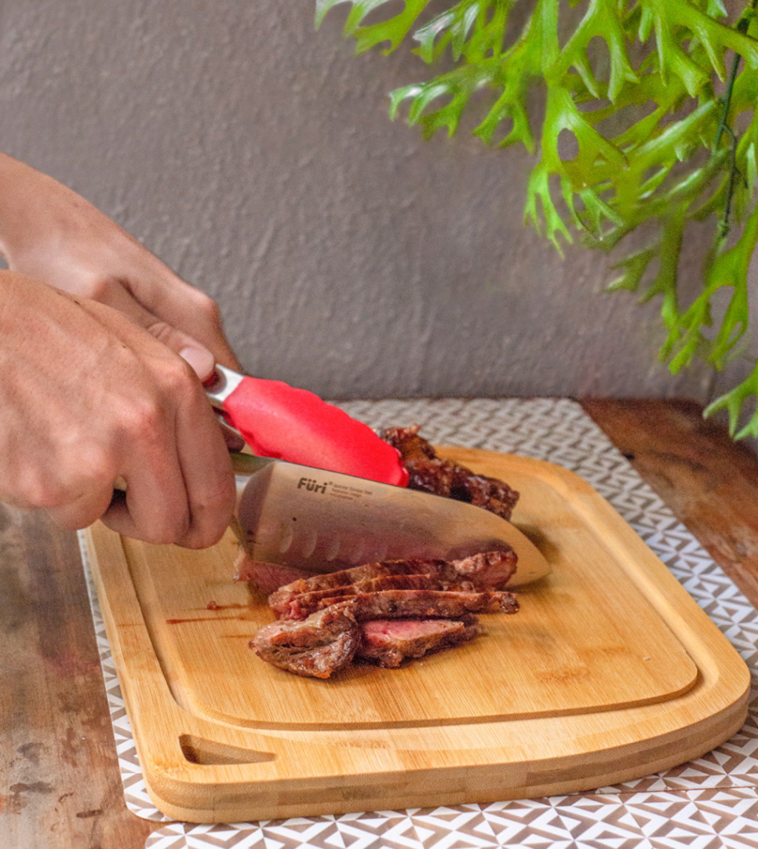 Encontraproduto.com.br - Tábua Para Churrasco de Bambu Oikos Com Alça 33x24cm