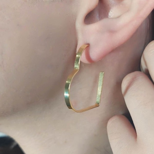 Encontraproduto.com.br - Brinco Argola Em Forma De Coração Lateral Larga Folheado A Ouro 18k [f027]