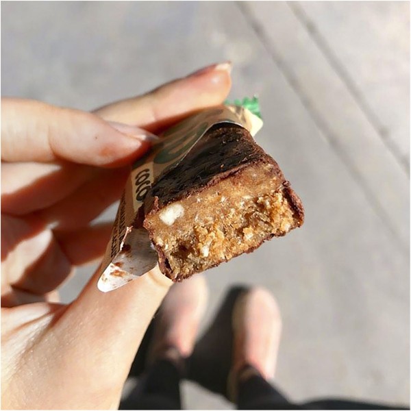 Encontraproduto.com.br - Barra de Proteína Vegana Coco Cobertura Chocolate 70% Cacau Hart´s Natural Move Pacote 40g