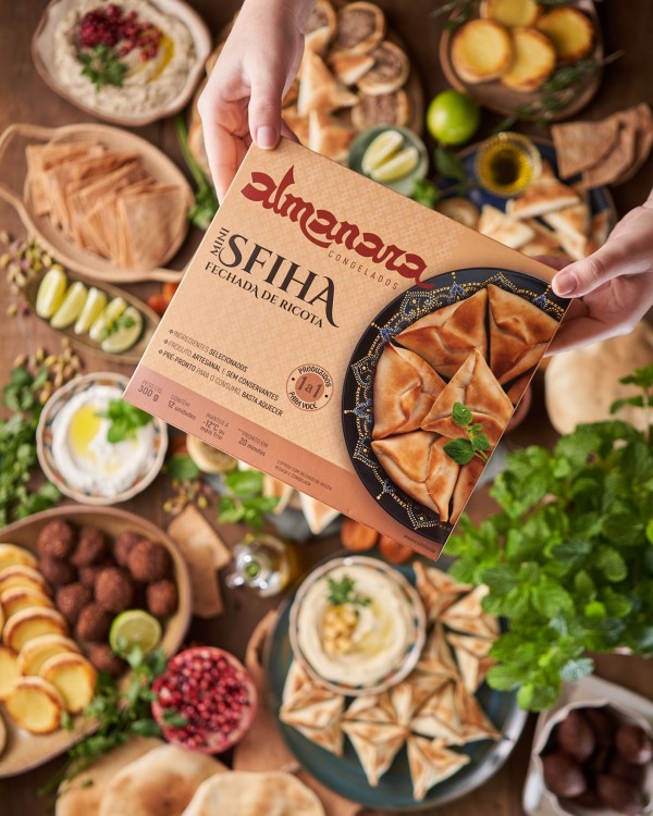 Encontraproduto.com.br - Mini Sfiha Fechada de Ricota Almanara Congelados Caixa 300g com 12 Unidades