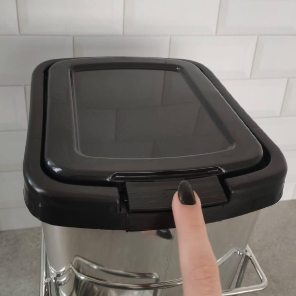 Encontraproduto.com.br - Lixeira Para Cozinha Suprema Corrediça Deslizante Lateral 9 Litros Cromado Dimec