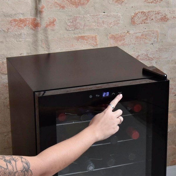Encontraproduto.com.br - Adega Easycooler 24 Garrafas Compressor Preto