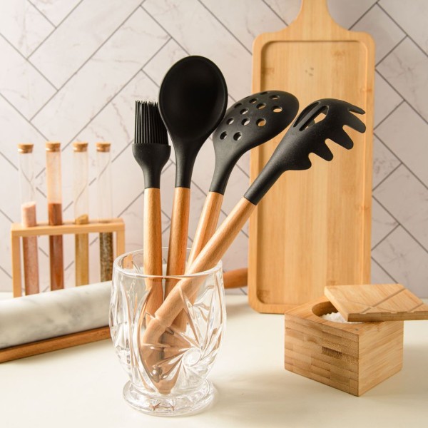 Encontraproduto.com.br - Escumadeira de Silicone com Cabo de Bambu Charmy Preta 31,5cm