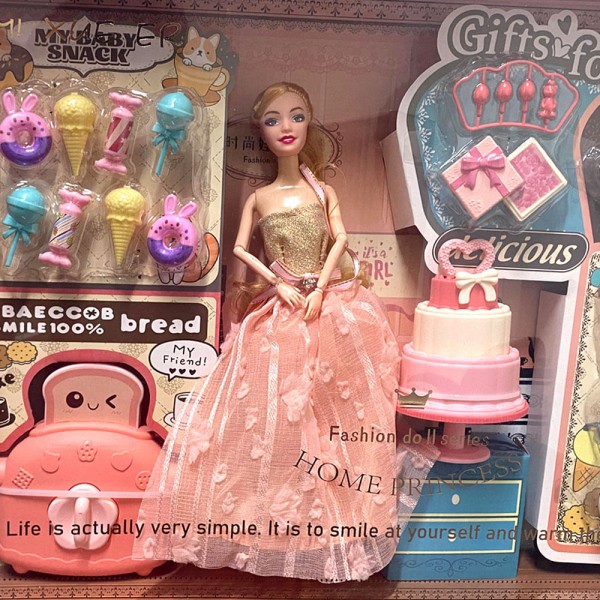 Encontraproduto.com.br - Kit Boneca Articulada Com Acessórios Doceria Cim