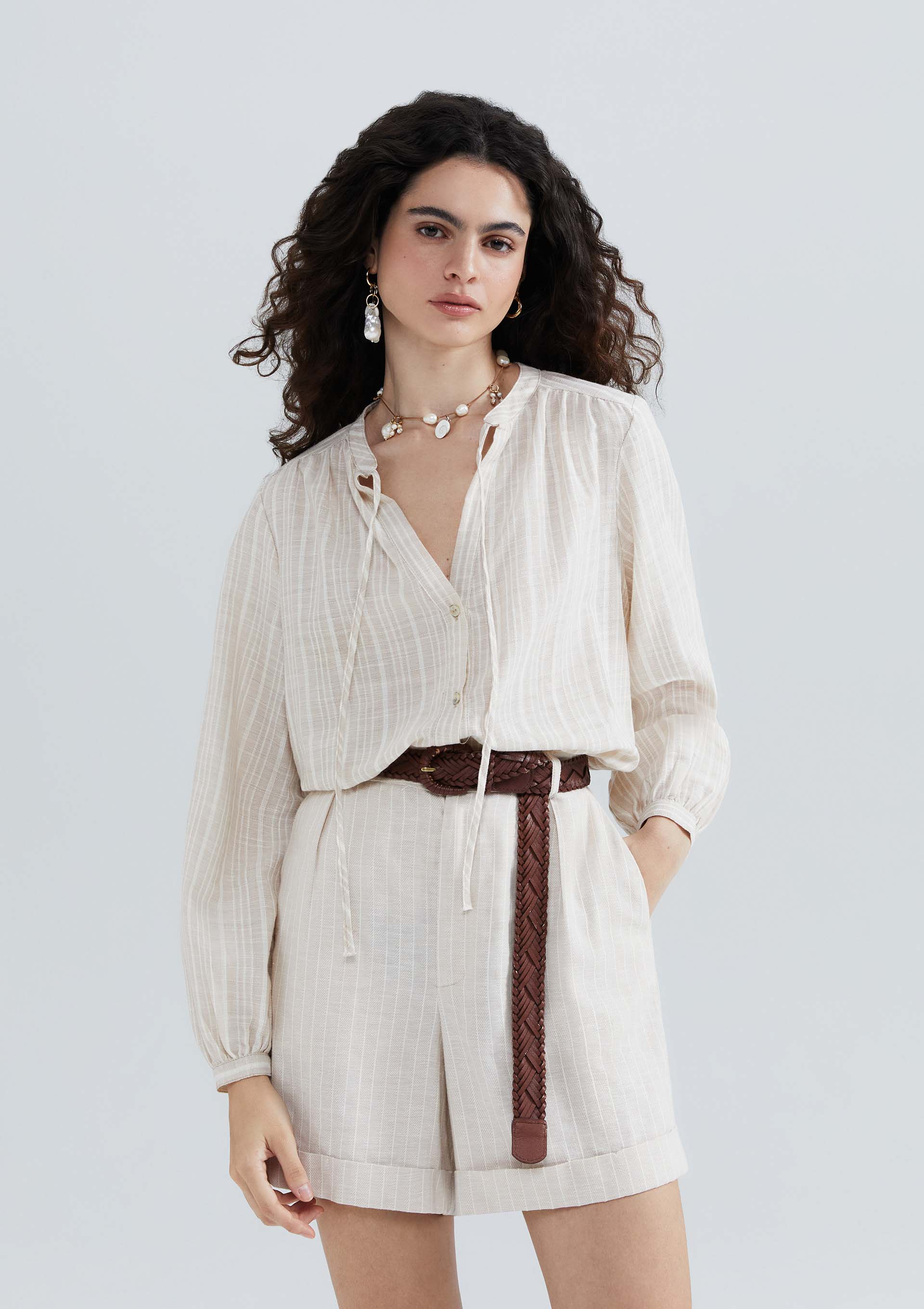 Blusa Bata Feminina Manga Longa Listrada - Bege