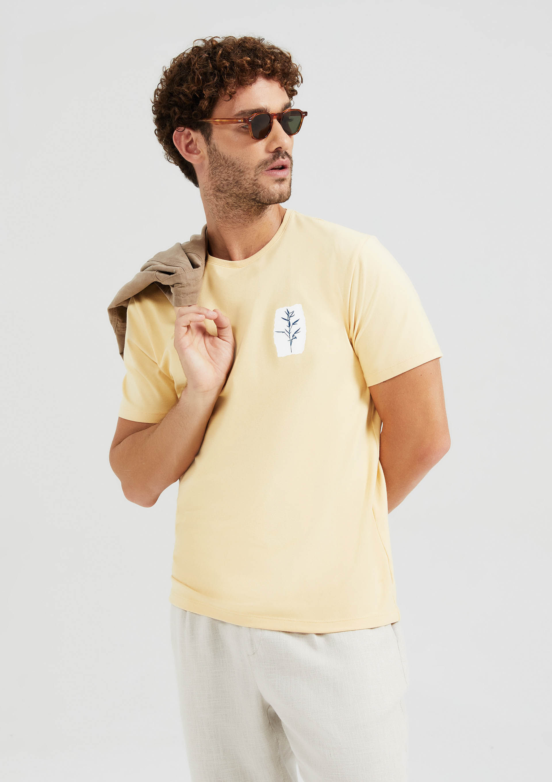 Camiseta Masculina Manga Curta Slim Com Estampa - Amarelo