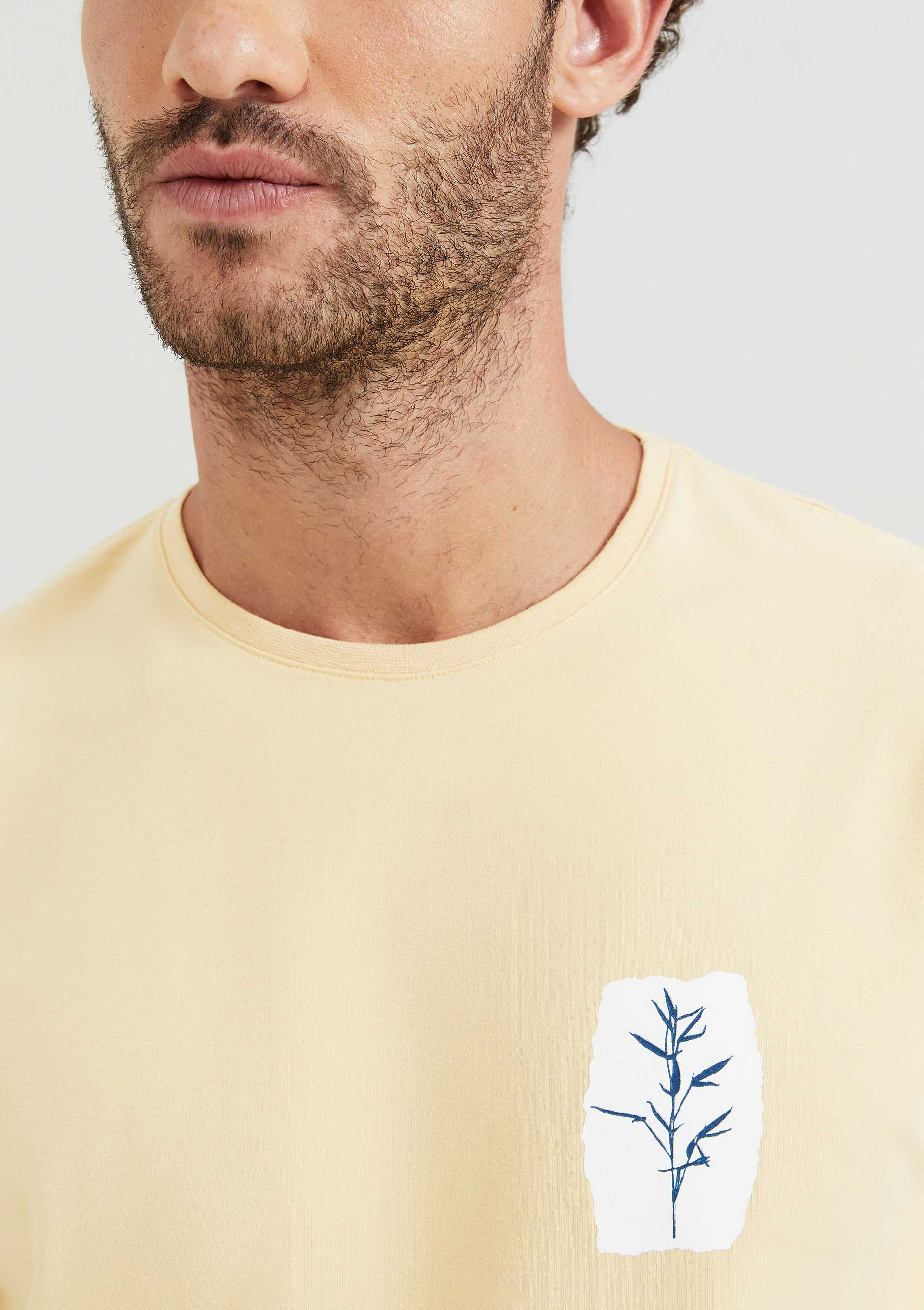 Encontraproduto.com.br - Camiseta Masculina Manga Curta Slim Com Estampa - Amarelo