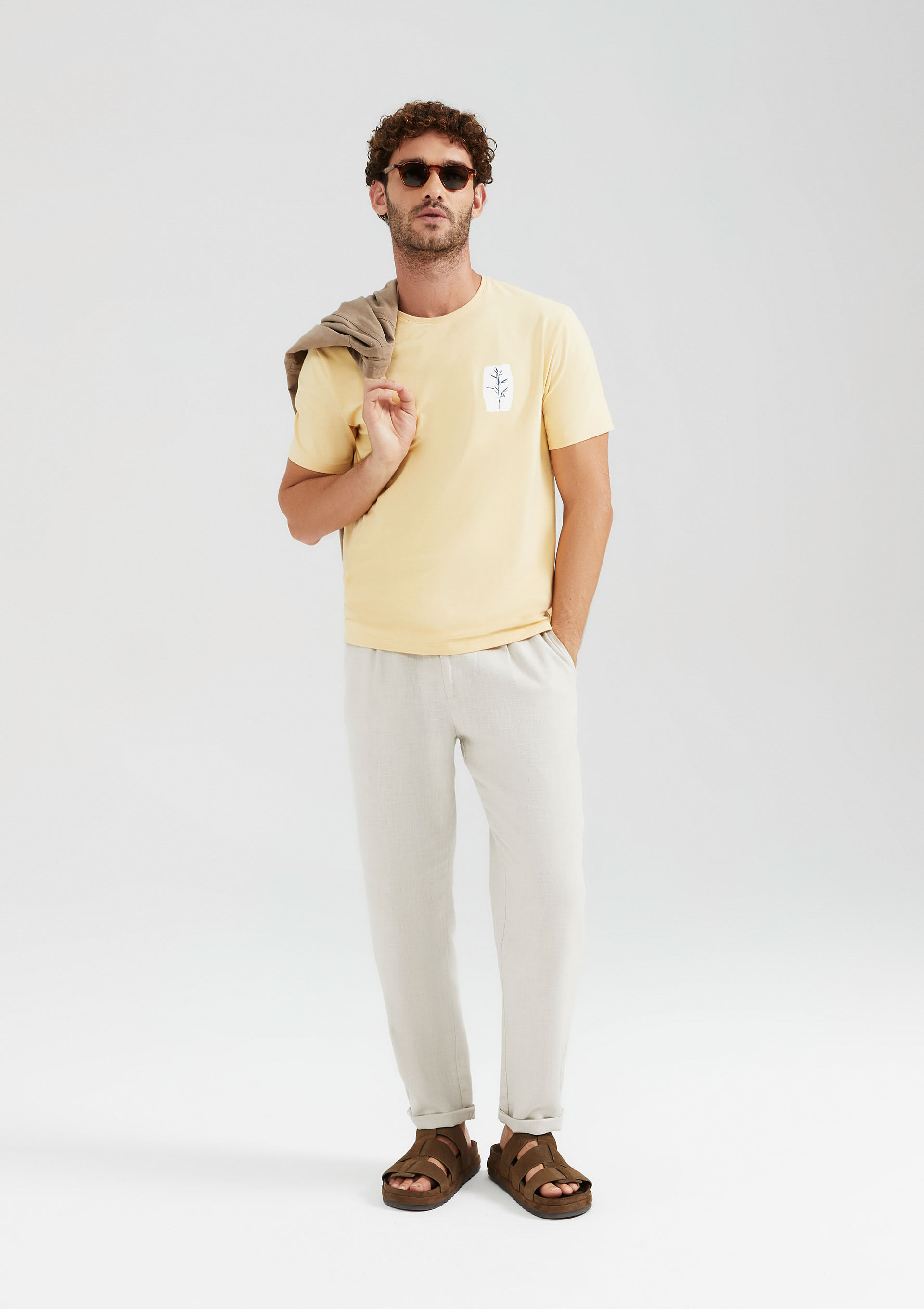 Encontraproduto.com.br - Camiseta Masculina Manga Curta Slim Com Estampa - Amarelo