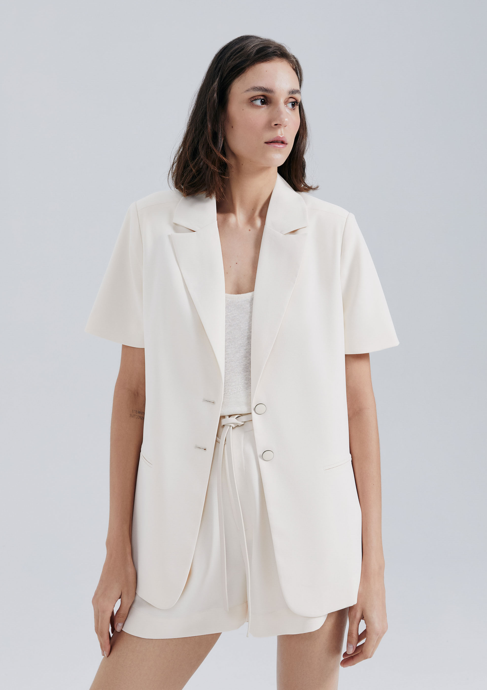 Blazer Em Crepe Manga Curta - Creme