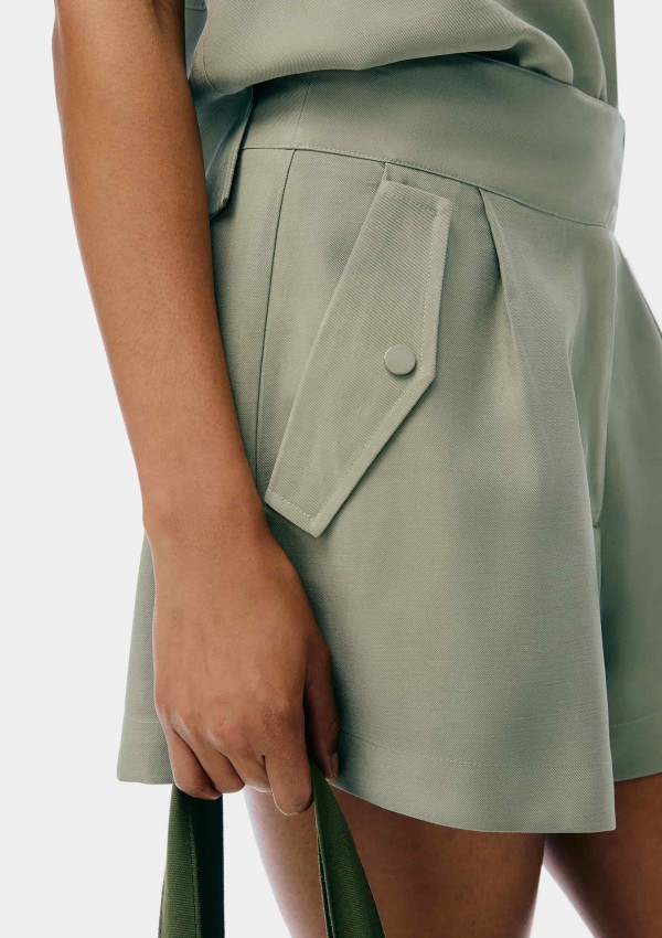 Encontraproduto.com.br - Shorts Feminino Com Pregas Em Alfaiataria - Verde