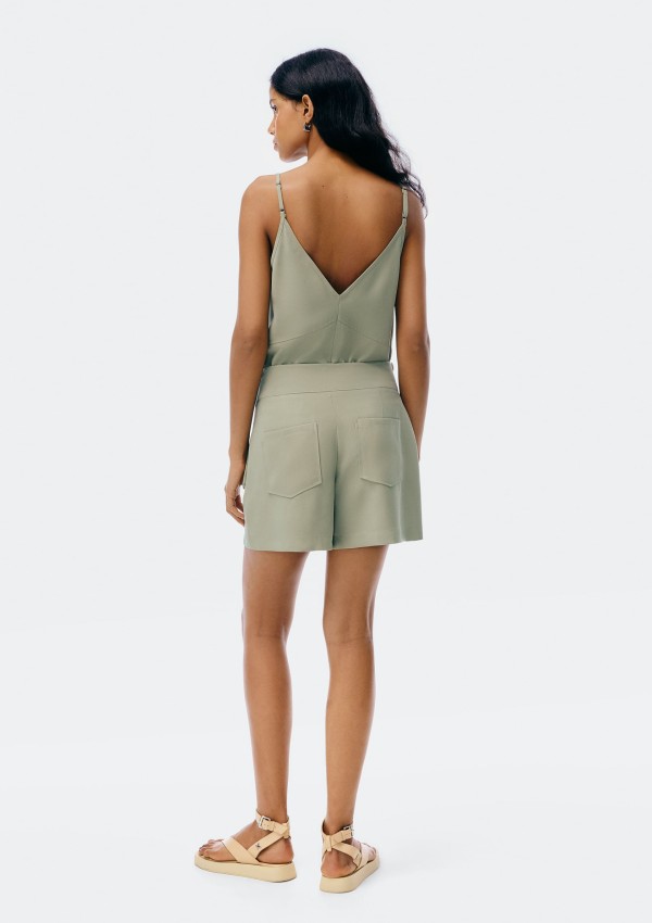Encontraproduto.com.br - Shorts Feminino Com Pregas Em Alfaiataria - Verde