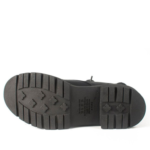 Encontraproduto.com.br - Coturno Feminino Dakota com Recorte em Tecido Preto