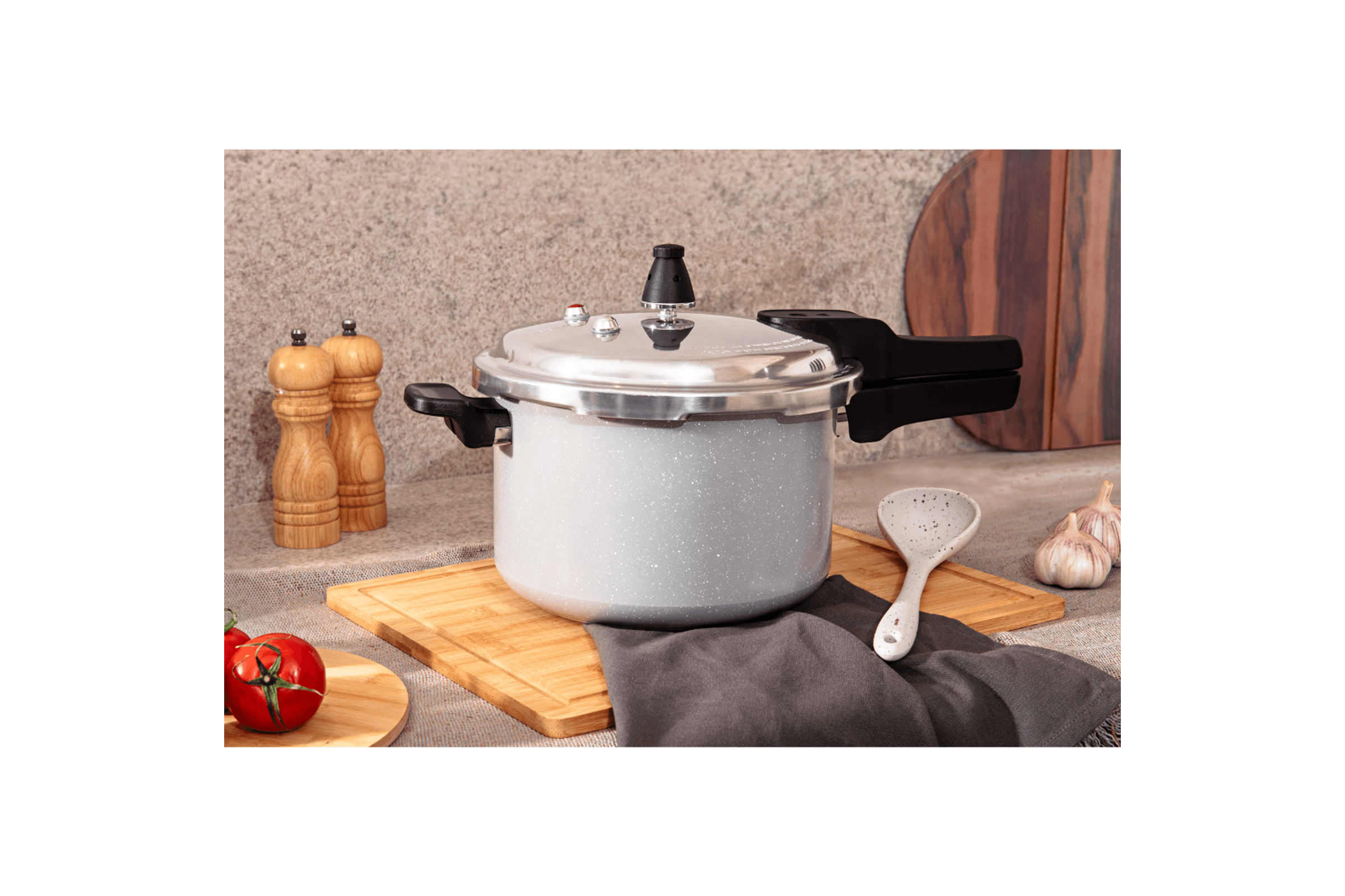 Encontraproduto.com.br - Panela de Pressão 22 cm 5,4 L Fundo de Indução Estrutura Alumínio Antiaderente Pro-Ceramic Premium Cor Gris Linha Ceramic Life Super Brinox
