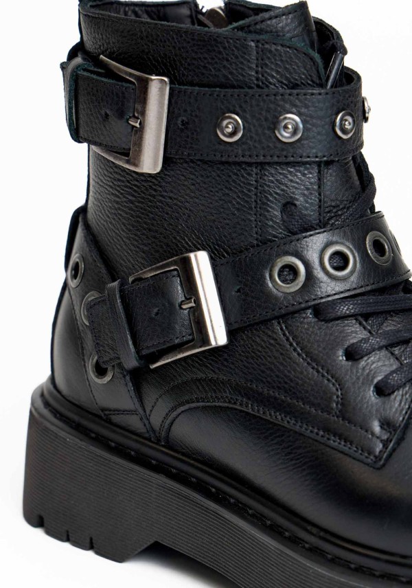 Encontraproduto.com.br - Bota Coturno Couro com Fivela e Ilhós