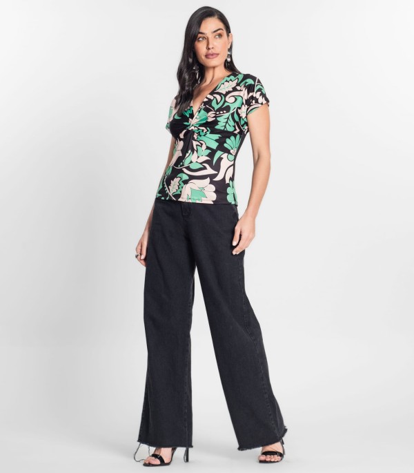 Encontraproduto.com.br - Blusa Feminina Manga Curta Detalhe De Nó Donna Bege