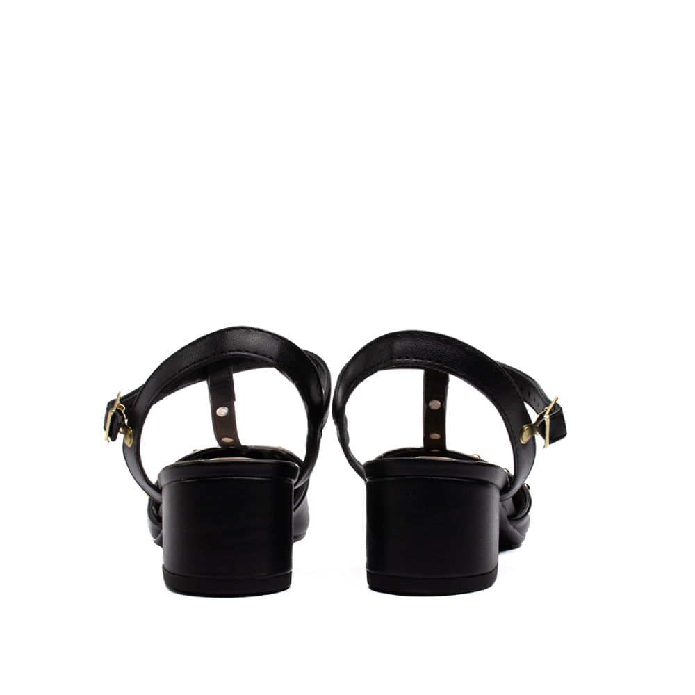 Encontraproduto.com.br - Sapato Feminino Beira Rio Bico Fino Napa com Detalhes Dourados Preto