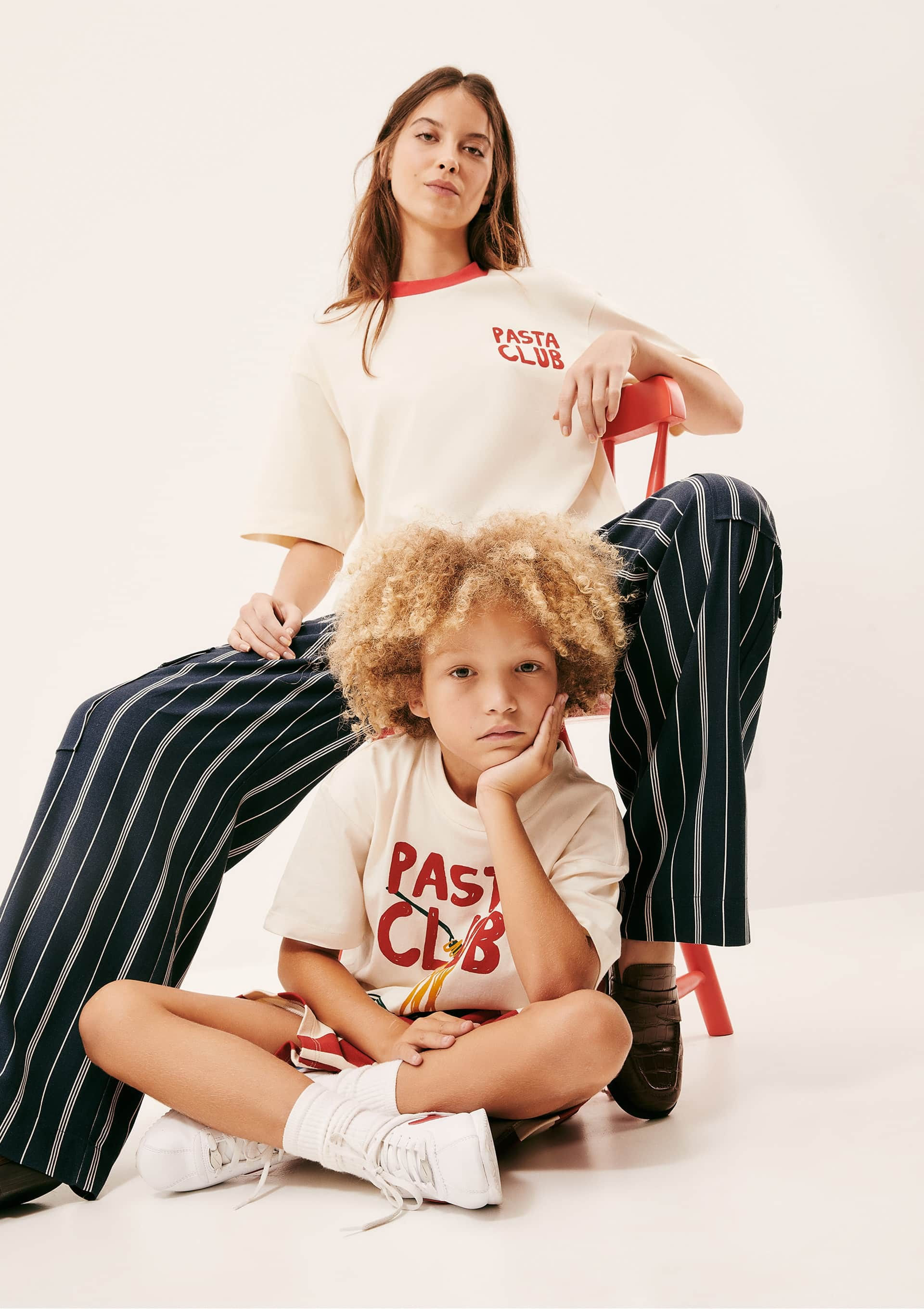 Encontraproduto.com.br - Camiseta Adulto Unissex Com Estampa Mini Me Hering Kids + Renata Vanzetto - Off white