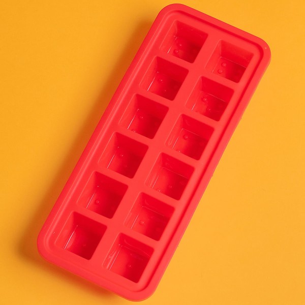 Encontraproduto.com.br - Forma p/ Gelo Mozcada Silicone 12 Divisórias Vermelho