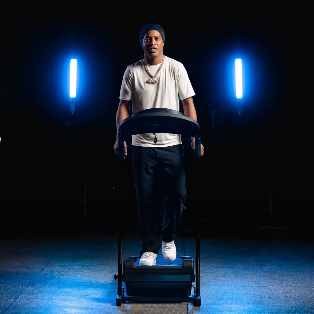 Esteira Elétrica Dream R10 1.6 Bivolt Residencial Dobrável Ronaldinho Gaúcho