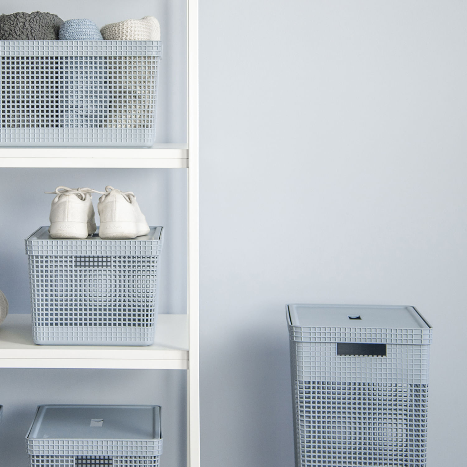 Encontraproduto.com.br - Cesto de Roupas com Tampa Grid 49 Litros Chumbo