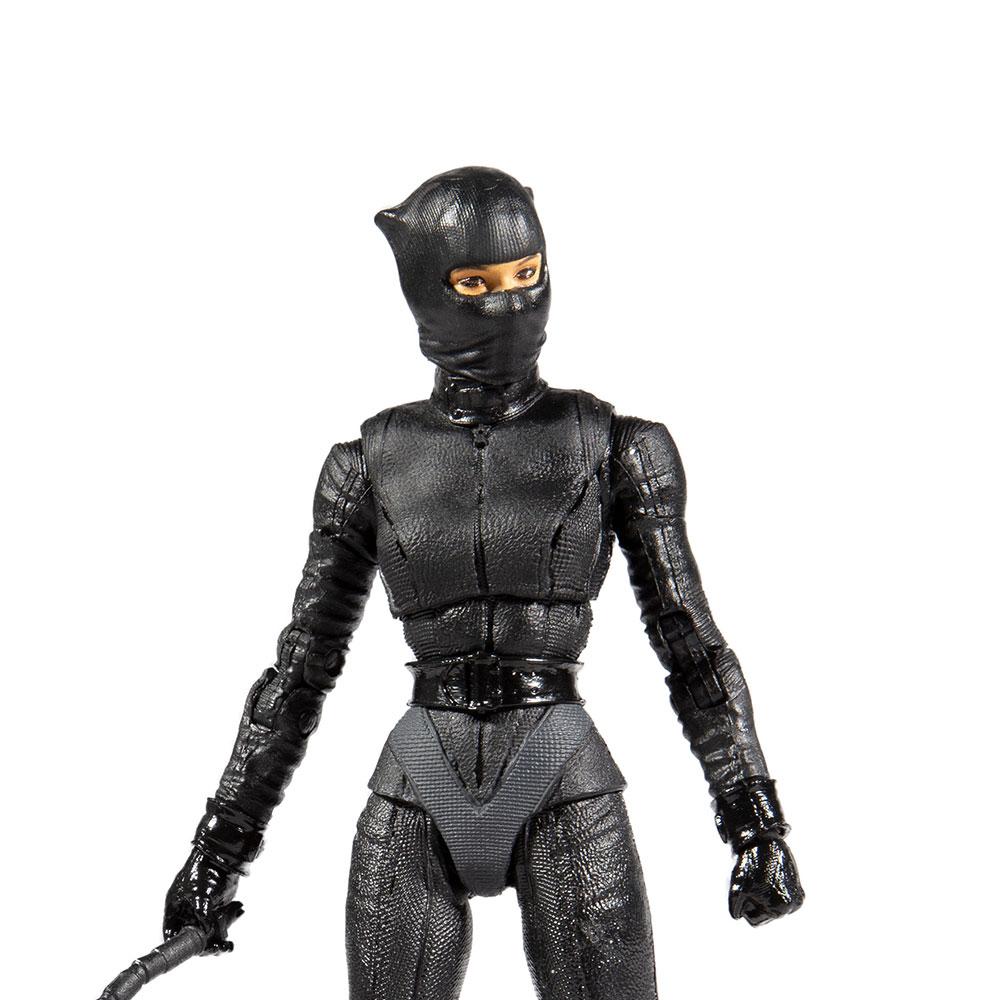Encontraproduto.com.br - Boneca Articulada e Acessório - DC Comics Multiverse - Mulher Gato - 18 cm - Colecionável - Fun