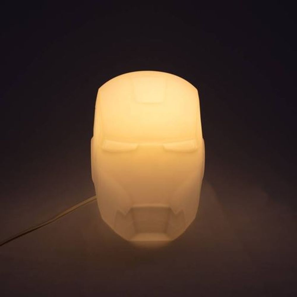 Encontraproduto.com.br - Luminária Homem de Ferro de Mesa Marvel Capacete Iron Man de LED