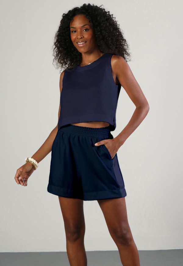 Shorts com Recorte em Malha Texturizada Marinho