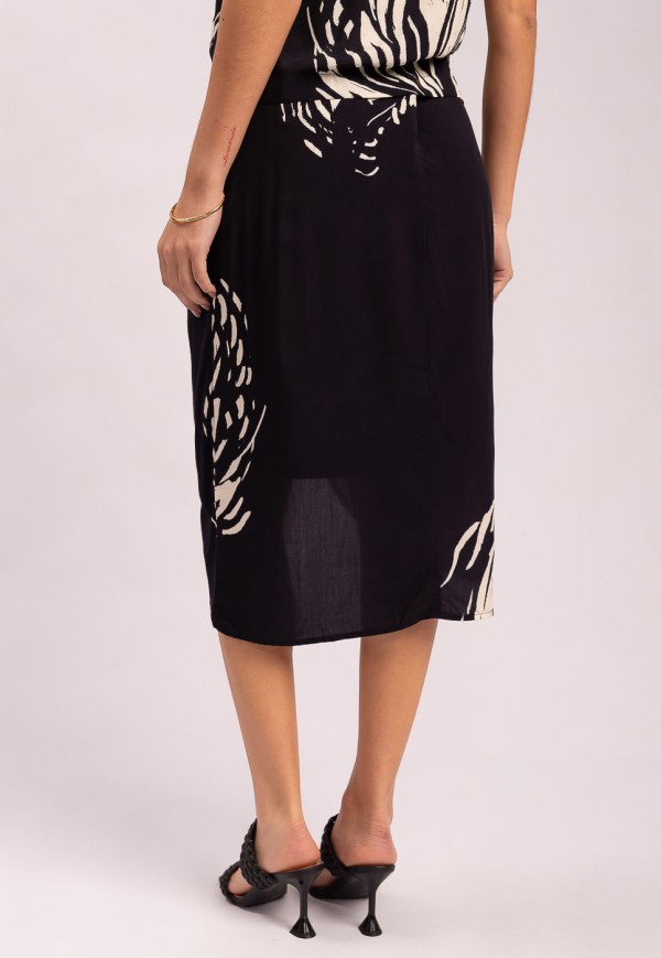 Encontraproduto.com.br - Saia Midi com Sobreposição em Viscose Abstrato Maxi Preto