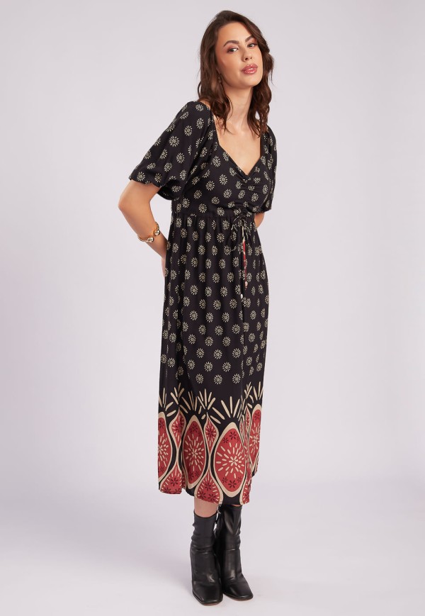 Encontraproduto.com.br - Vestido Midi com decote coração em viscose estampado