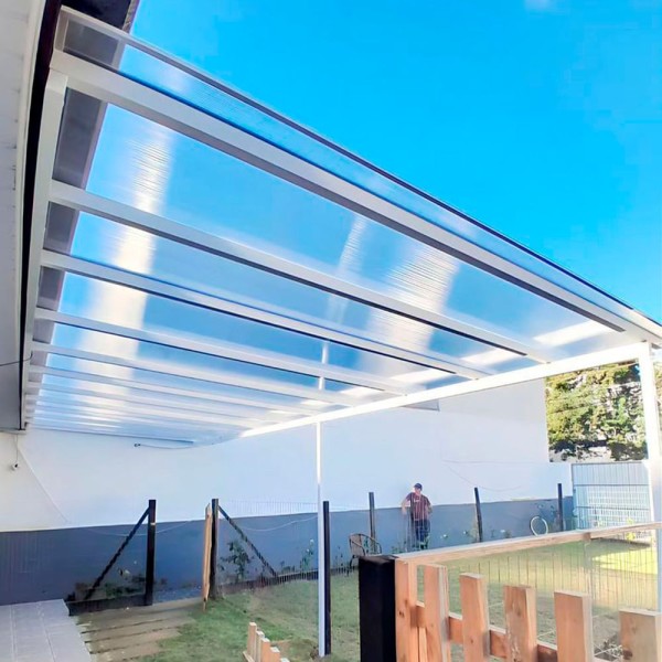 Encontraproduto.com.br - Chapa de Policarbonato Alveolar Cristal 6mm - 2,10m x 3,00m - Glanze