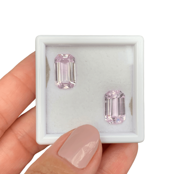 Encontraproduto.com.br - Kunzita Baguete Retangular Par 13,44ct
