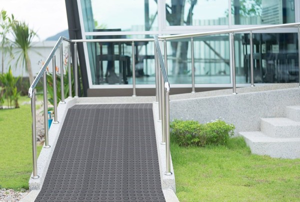 Encontraproduto.com.br - Piso Laminado 2mm Bus Rolo 2m x 10m Preto Kapazi