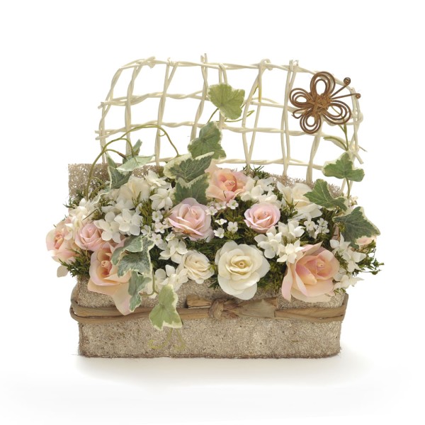 Arranjo de flores creme e nude no cachepot retangular com cercadinho: 1515307