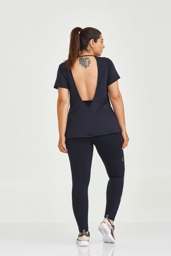 Encontraproduto.com.br - Blusa com Abertura nas Costas Transpasse Curvas Preto