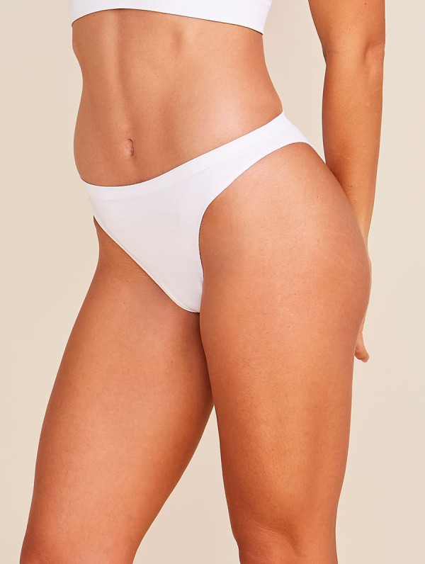 Encontraproduto.com.br - Calcinha Fio Dental Em Microfibra Light Branco