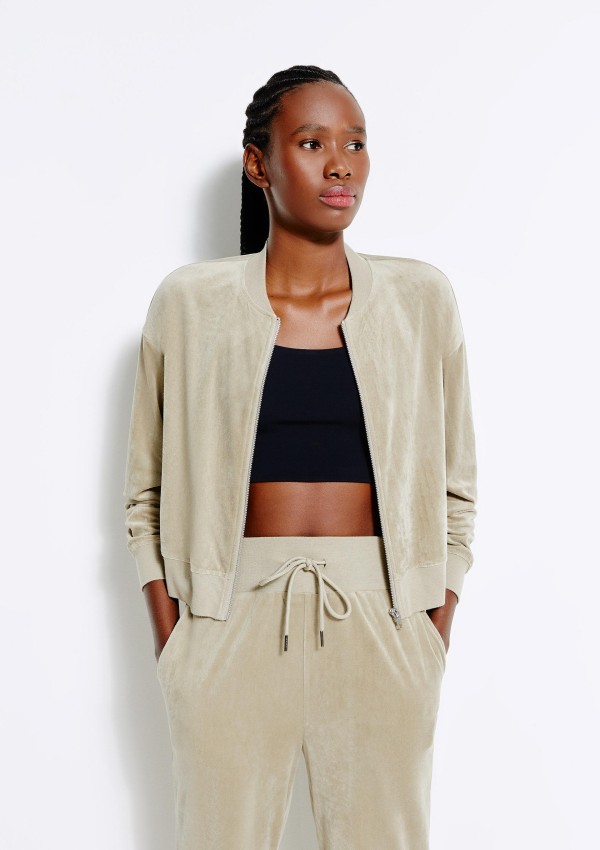 Jaqueta Esportiva Feminina Bomber Em Plush - Bege