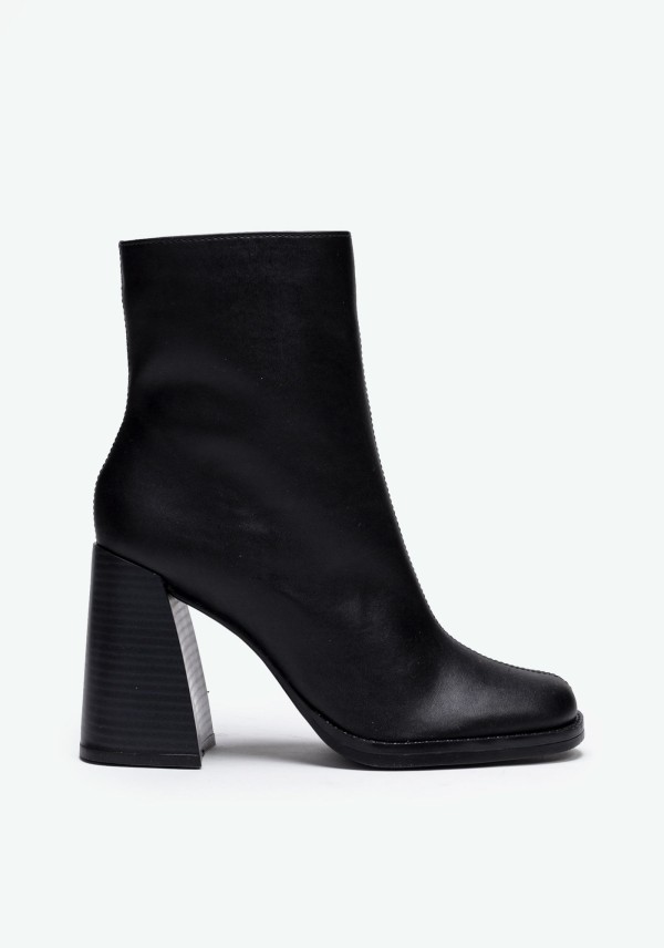 Encontraproduto.com.br - Bota Cano Curto com Salto Grosso