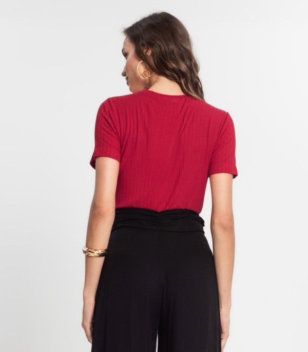 Encontraproduto.com.br - Blusa Feminina Com Torção Endless Vermelho