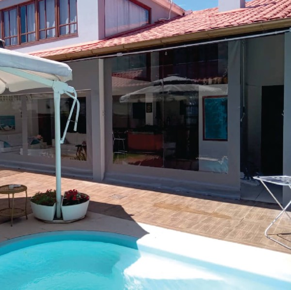 Encontraproduto.com.br - Toldo Cortina Cinza c/ visor - 2,40m x 1,90m - kit completo