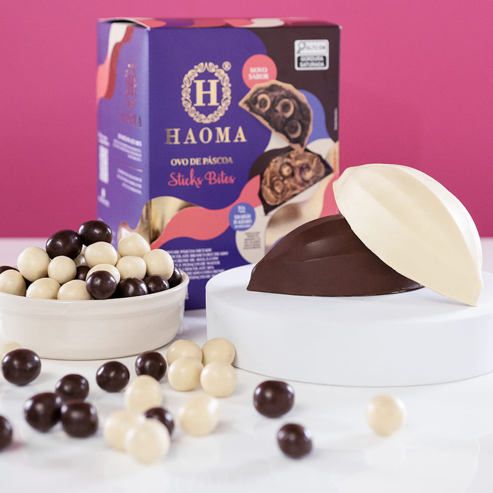 Encontraproduto.com.br - Ovo de Páscoa Metade Chocolate Branco e Metade Chocolate 56% Cacau Recheado com Avelã e Wafer (Sem Açúcar) 320g - Haoma