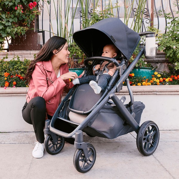 Encontraproduto.com.br - Carrinho de Bebê com Sistema Conversível Simples para Duplo ou Berço Moisés, UPPAbaby Vista V2, Preto