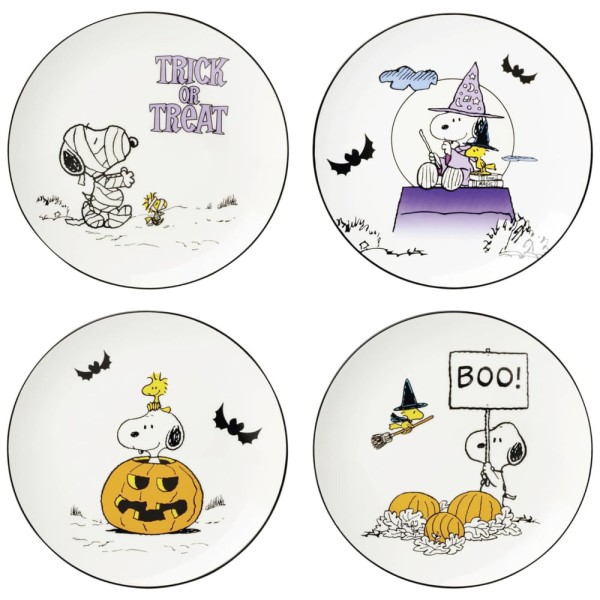 Encontraproduto.com.br - Conjunto de Pratos Decorativos com 4 Peças, Tema de Snoopy A Grande Abóbora Halloween e Material de Porcelana, LENOX 896688, Colorido