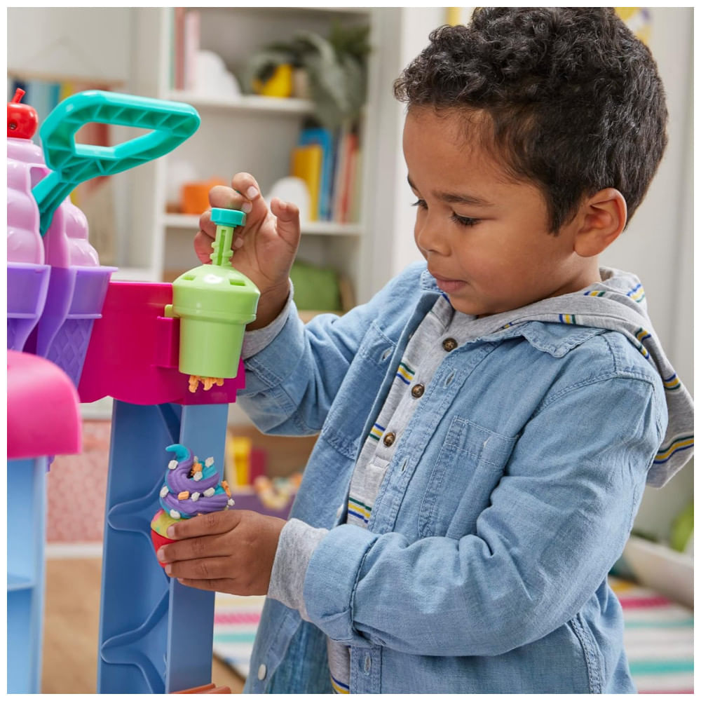 Encontraproduto.com.br - Play-Doh Kitchen Creations Caminhão de Comida Doces e Guloseimas - Brinquedo para Crianças com 12 Potes de Massa de Modelar, 3 anos