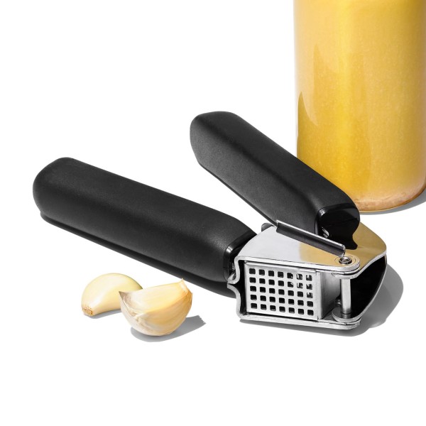 Encontraproduto.com.br - Espremedor de Alho em Aço Inox Good Grips 23cm OXO Preto