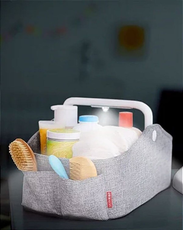 Encontraproduto.com.br - Organizador de Acessórios de Bebê com Led Cinza Skip Hop