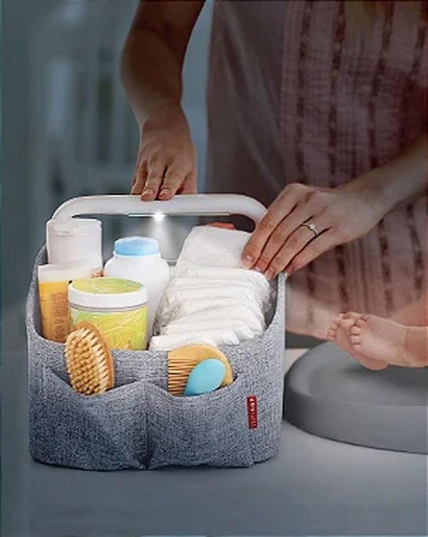 Encontraproduto.com.br - Organizador de Acessórios de Bebê com Led Cinza Skip Hop