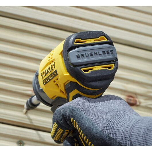 Encontraproduto.com.br - Parafusadeira de Impacto Stanley, SBI810D2K, Brushless 1/4 (6,35mm) 20V, Max Íon de Lítio Com Maleta