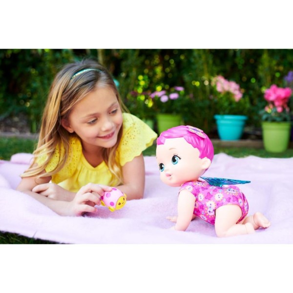 Encontraproduto.com.br - BONECA MGB BORBOLETA ENGATINHA E RI