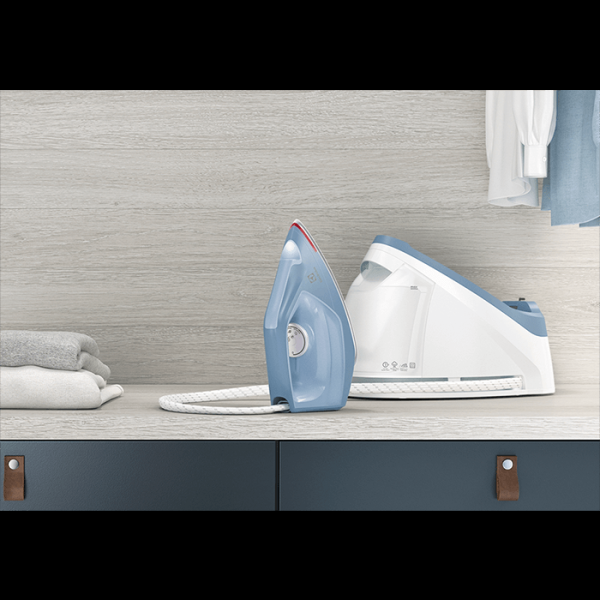 Encontraproduto.com.br - Ferro de Passar com Estação à Vapor Refine 700 Electrolux (E7SS1-4DBL)